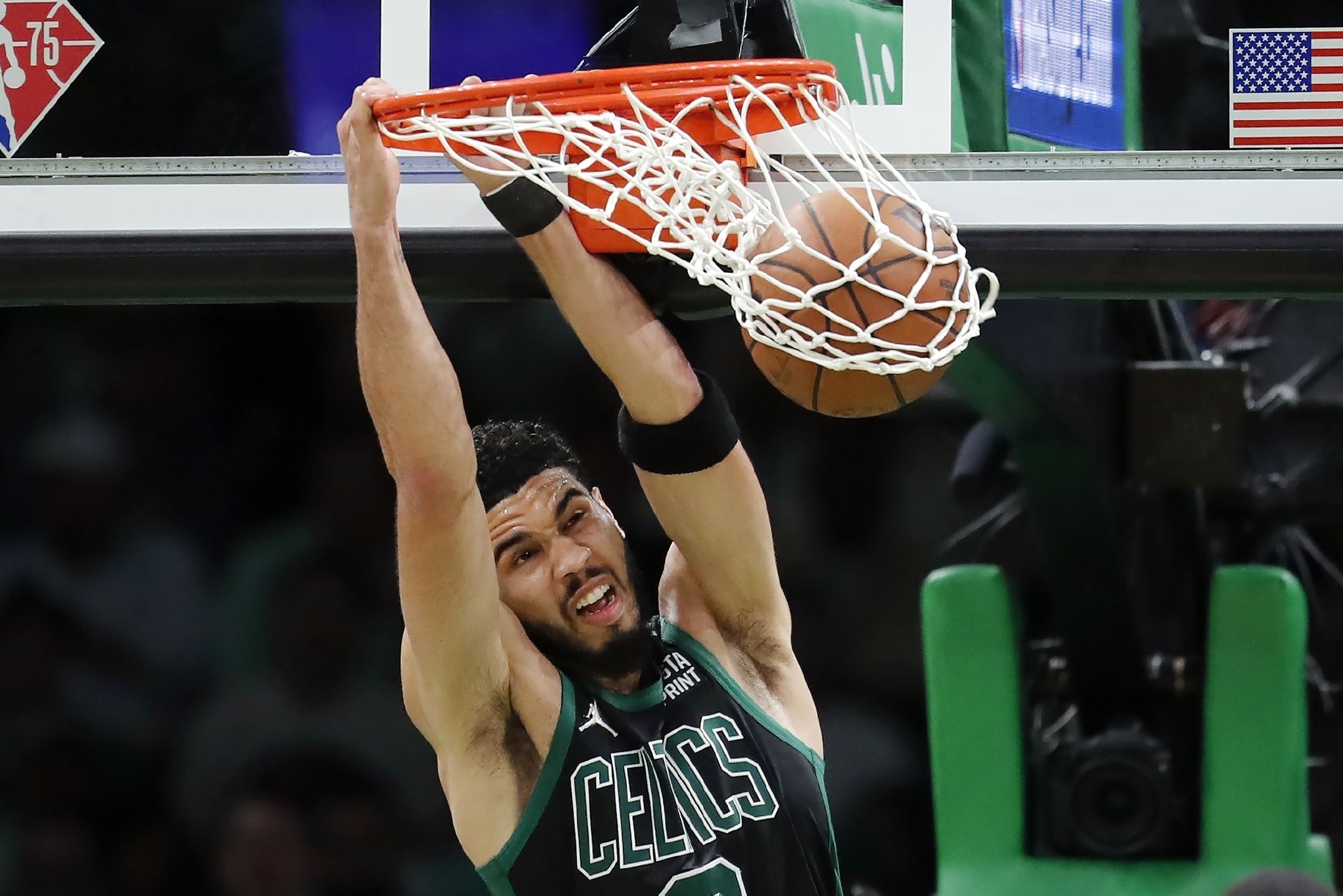 九游-关于塔图姆在热火比赛中精彩发挥,大胜引发热议!的信息