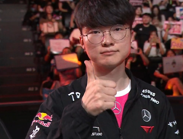 九游体育-Faker回归赛场，突破纪录首场状态亮眼，皇家马德里观众沸腾！的简单介绍